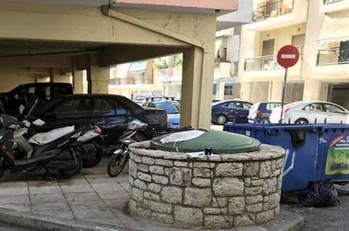 «Λέω βοήθεια, ένα μωρό! Δεν σταμάτησε κανένας»: Η γυναίκα που έσωσε το νεογέννητο από τα σκουπίδια