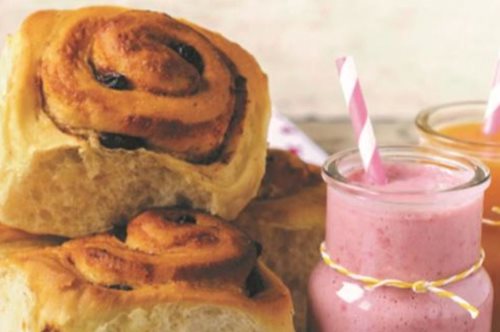 Σταφιδόψωμα χωρίς ζάχαρη: Το πιο απολαυστικό και υγιεινό γλυκό σνακ για τα πρωινά των γιορτών