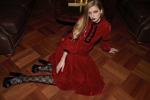 Η πρώτη ready to wear συλλογή της Μίνας Λαμπράκη κατακλύζεται από γκλάμουρ και κομψότητα  