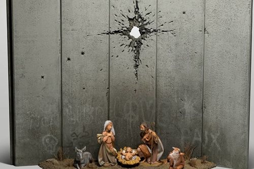 Τρύπα από οβίδα αντί για άστρο. Η φάτνη του Banksy αφηγείται μια διαφορετική ιστορία Χριστουγέννων