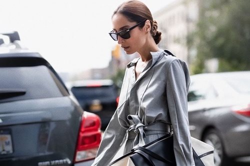 6 κομμάτια που θα δώσουν παριζιάνικο αέρα στα λουκ του 2020. Βρήκαμε τις οικονομικές εκδοχές τους