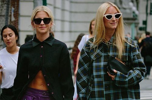 Το τζιν παντελόνι που κολακεύει όλες τις γυναίκες άνω των 40. Θα είναι τεράστια τάση το 2020