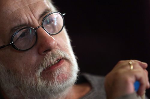 Η οικογένεια του Θάνου Μικρούτσικου ζήτησε δωρεές για τα προσφυγόπουλα της Μόριας αντί στεφάνων