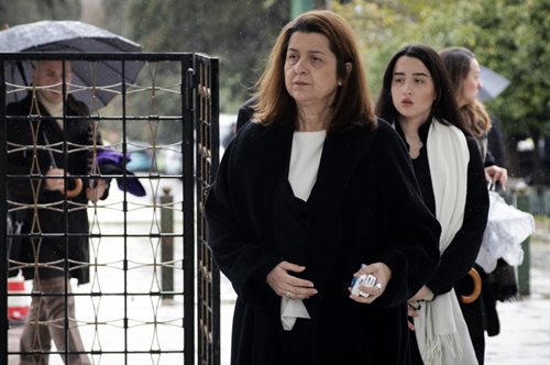 «Με μπόλιασες με τη χαρά της ζωής»: Ο επικήδειος της συζύγου του Μικρούτσικου, ένας ύμνος στην αγάπη