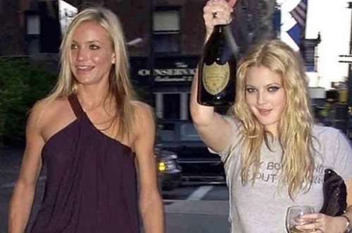 O λόγος που η Ντρου Μπάριμορ έφτασε σε πρεμιέρα με τα πόδια και ένα μπουκάλι σαμπάνια στο χέρι