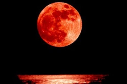 Η «πανσέληνος του λύκου» στις 10 Ιανουαρίου και το εφέ του «ματωμένου φεγγαριού»