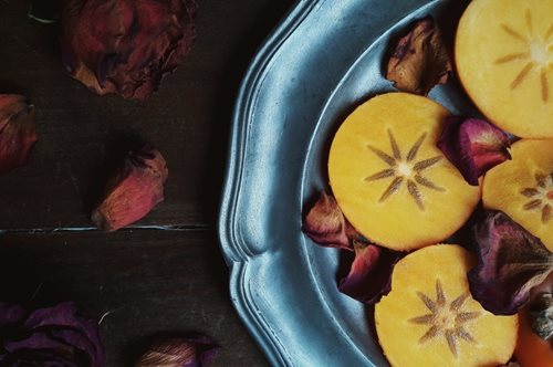 Το «υγιεινό σνακ» που μας γερνάει ύπουλα. Μέχρι τώρα το καταναλώναμε με τις χούφτες