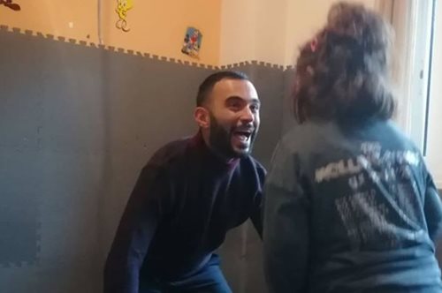 «Η αυτιστική αδερφή μου με έμαθε να ζω»: Η πιο συγκλονιστικά αισιόδοξη ανάρτηση που θα διαβάσετε