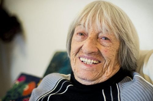 «Ας μιλήσουμε για το μέλλον»: Η 99χρονη, γηραιότερη Ολυμπιονίκης είναι αστείρευτη πηγή ενέργειας