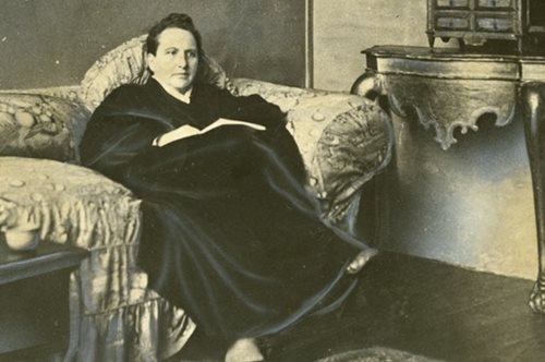 Μέσα στο παριζιάνικο διαμέρισμα όπου η Γερτρούδη Στάιν συμβούλευε τον Πικάσο και τον Χέμινγουεϊ