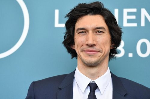 Γιατί όλος ο πλανήτης μιλάει για τον Άνταμ Ντράιβερ, τον νέο ομορφάσχημο του Χόλιγουντ