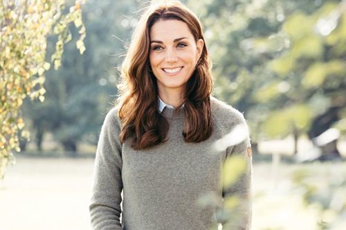 Το Zara φόρεμα της Μίντλετον στην πρώτη εμφάνιση μετά το Megxit. Θα ξεπουλήσει σε 1 βλεφάρισμα