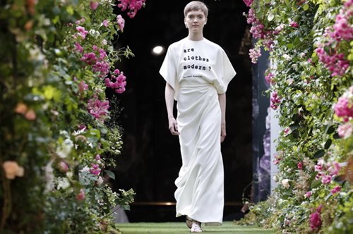 Ποτέ δεν αγοράζω παπούτσια με αυτή τη λεπτομέρεια που τα κάνει να δείχνουν φτηνά