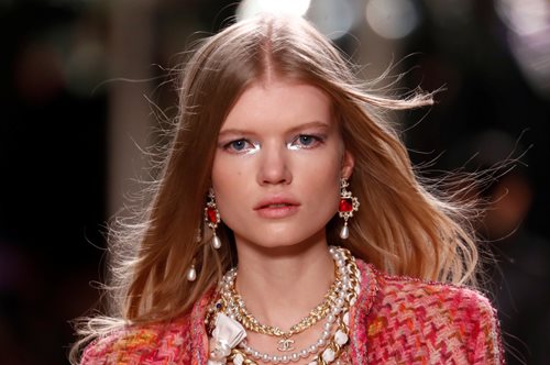 Όλες οι ενυδατικές έκαναν το πρόσωπό μου να γυαλίζει, μέχρι που δοκίμασα αυτή την ελληνική κρέμα