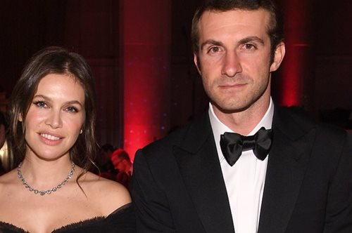 Όταν ο Σταύρος γνώρισε τη Ντάσα: To χρόνικο ενός μεγάλου έρωτα που ξεκίνησε σαν «προξενιό»