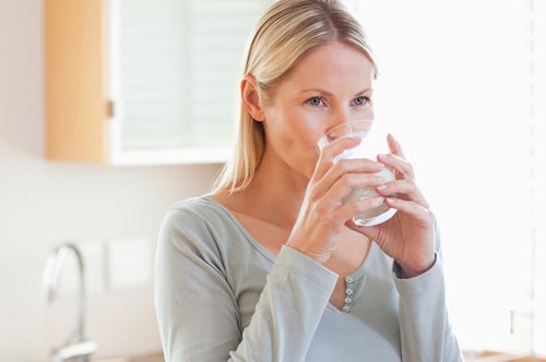 Αυτά είναι τα 5 σημάδια ότι δεν πίνεις αρκετό νερό