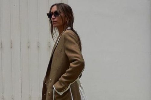 Ένα αναπάντεχο και «επίφοβο» χρώμα καλσόν έρχεται να διώξει μακριά το μαύρο και το δίχτυ