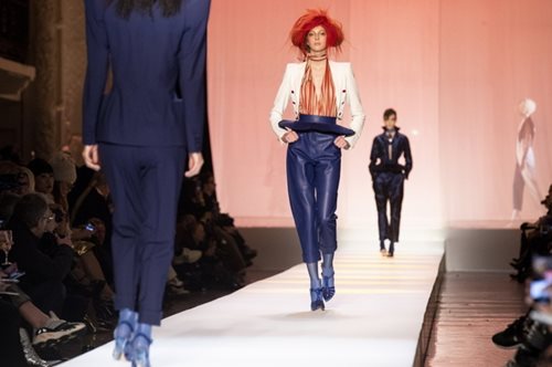 Από τότε που αγόρασα αυτό το φόρεμα από τα H&M, όλοι νομίζουν ότι είναι επώνυμου σχεδιαστή