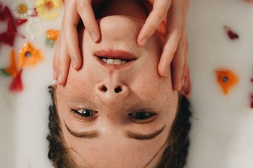 Φυσικό αγχολυτικό: Αυτή η βραδινή συνήθεια σε χαλαρώνει περισσότερο και από την αεροβική άσκηση