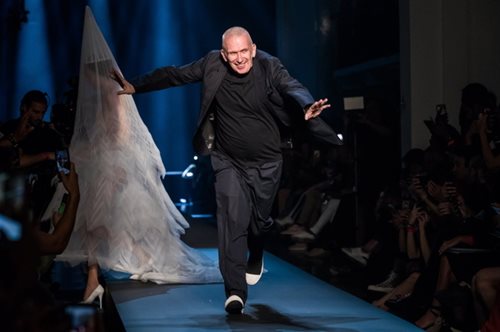 Ο Ζαν Πολ Γκοτιέ έφυγε από τη μόδα με την ίδια παταγώδη φόρα που μπήκε σε αυτήν