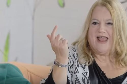 «Έχω εξάρτηση με το φαγητό»: Η Ελένη Καστάνη σε εξομολογητική διάθεση 