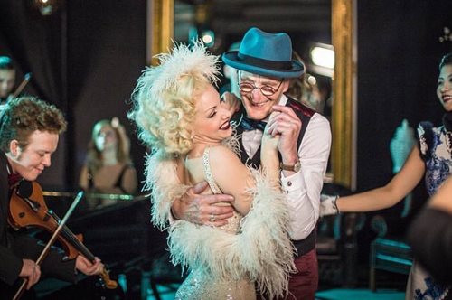 «Ο πιο κουλ παππούς του Βερολίνου»: Προσωποποιεί τη διαχρονική κομψότητα και τη χαρά της ζωής