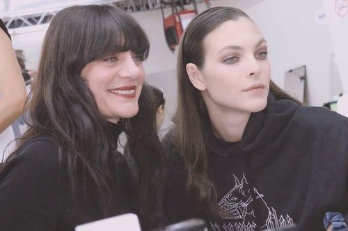 Η υπέροχη ιδέα για την εναλλακτική χρήση του μολυβιού ματιών στο φρέσκο μακιγιάζ της Chanel 