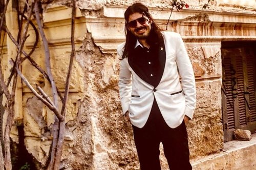 Ο Έλληνας σχεδιαστής Prince Erotokritos έντυσε τους άντρες με κοστούμια που κουβαλούν ιστορία