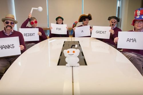 Γιατί ο Μπιλ Γκέιτς φόρεσε όλες τις στολές του Χάλογουιν