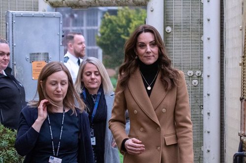 Η Κέιτ Μίντλετον (ξανά) φόρεσε στα Bafta πιθανόν το πιο άσχημο ρούχο που έχει στην ντουλάπα της