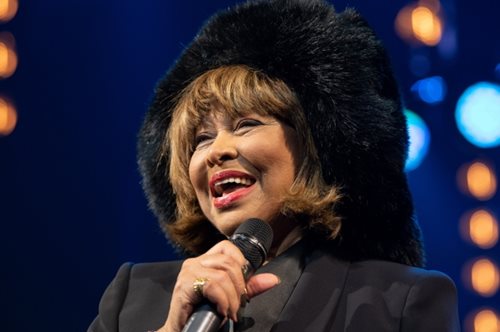 Η τραγική ζωή της Τίνα Τέρνερ: Η κακοποίηση του Άικ, η αυτοκτονία του γιου της, οι δικοί της φόβοι