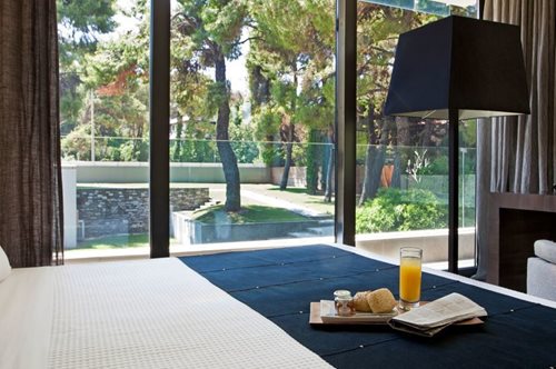 Φαγητό, κοκτέιλ, διαμονή και πρωινό στο κρεβάτι: Μια ξενοδοχειακή εμπειρία στην Κηφισιά  