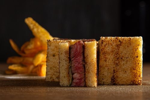 Ο εξερευνητής της γεύσης και τα «Louboutin» των κρεάτων δημιούργησαν το απόλυτο steak department 