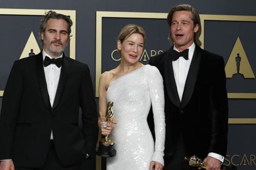 Όσκαρ 2020: Θρίαμβος για τα «Παράσιτα», τη Ρενέ Ζελβέγκερ, τον Χοακίν Φίνιξ και τον Μπραντ Πιτ