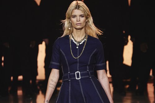 Η άκρως εντυπωσιακή επίδειξη μόδας του Tommy Hilfinger για την άνοιξη του '20 έγινε στην Τate Modern