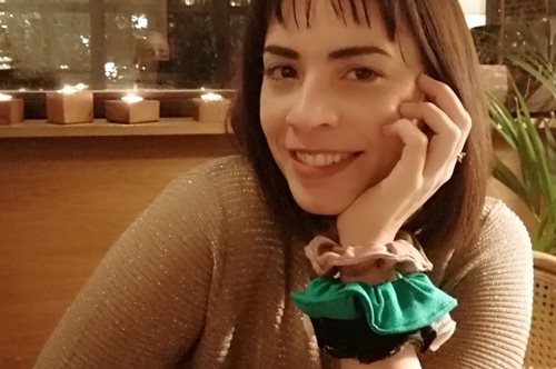 Από κοκαλάκια μέχρι φούστες: Μία Ελληνοϊταλίδα στο Γαλάτσι φτιάχνει τα πάντα από ανακυκλώσιμα υλικά 