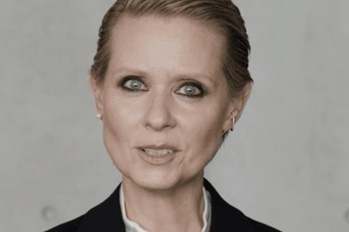 «Να είσαι κυρία, είπαν»: Ο viral συγκλονιστικός μονόλογος της Σίνθια Νίξον που πρέπει να ακούσουμε