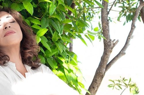 «Τον ξεγέλασα και βγήκε φωτό μαζί μου»: Η σπάνια φωτογραφία της Χάρις Αλεξίου με τον γιο της, Μάνο