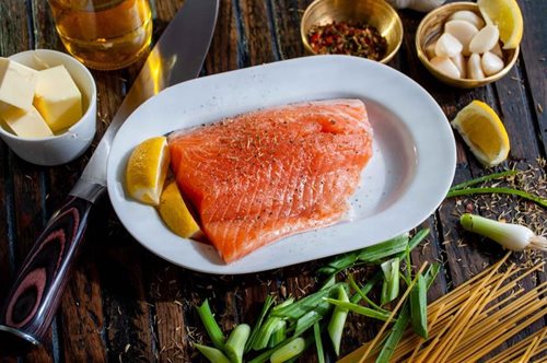 Έξι υγιεινές και νόστιμες τροφές για να αυξήσετε την πρόσληψη της βιταμίνης D