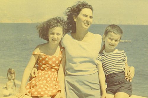 «Δεν φτιάχνουμε μία ιστορία για το καπλάνι;» Όταν η Άλκη Ζέη άλλαξε για πάντα τη νεανική λογοτεχνία