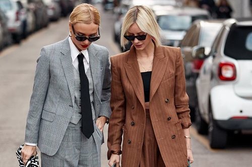 Από πριγκίπισσες μέχρι fashion icons. Tα πιο γκλάμορους και κομψά sneakers στον κόσμο τα φορούν όλες