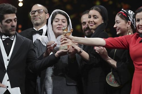 Χρυσή Άρκτος στον Ιρανό σκηνοθέτη που του είχε απαγορευθεί να γυρίσει την ταινία 