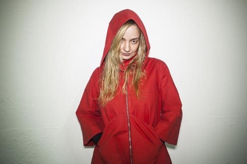 «Μια προκλητική καλλιτέχνης»: Ανοιχτή επιστολή-καταπέλτης της Λένας Κιτσοπούλου στην «Ελευσίνα 2021»