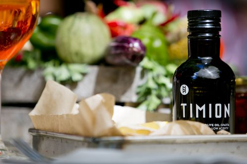 Ελαιόλαδο Timion: O κομπιουτεράς και η διαφημίστρια ξέρουν από καλό λάδι