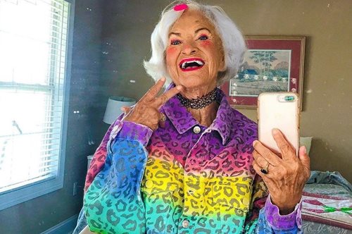 Ποια είναι η Baddie Winkle, η 92χρονη influencer με τους 4 εκατομμύρια followers στο ίνσταγκραμ