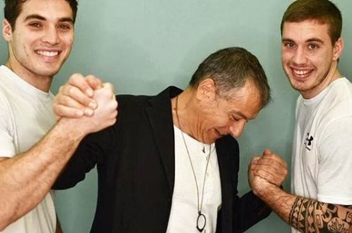 Κάτι που γίνεται για πρώτη φορά στην Ελλάδα. Αρχίζουν αύριο τα podcast του Σταύρου Θεοδωράκη