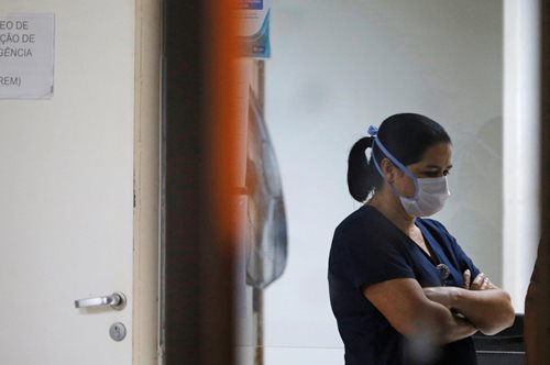 «Αγαπητή μαμά μου λείπεις πάρα πολύ». Το γράμμα της κόρης μίας νοσοκόμας στην Ιταλία