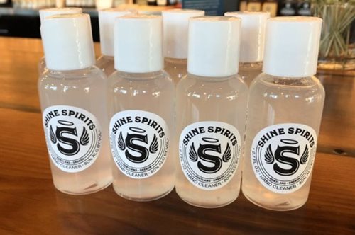 Μία πανέξυπνη ιδέα: Αποστακτήριο μετατρέπει το περισσευούμενο αλκοόλ σε απολυμαντικό 