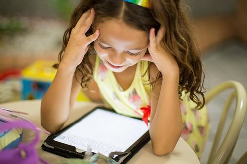 Live streaming αναγνώσεις παραμυθιών μέσω facebook από το Μουσείο Παραμυθιού στη Λευκωσία