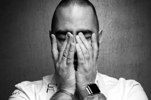 «Αν δεν κάνουμε κάτι τώρα, θα εξαφανιστούμε»: To μήνυμα του Άρη Βεζενέ στους Έλληνες εστιάτορες